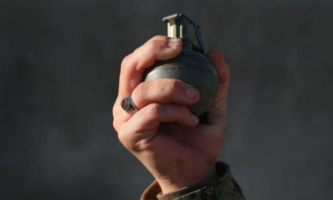 Хуже обезьяны: мужчина с гранатой поставил на ноги пол Днепра