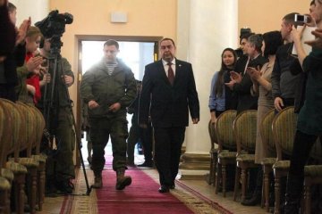 Луганчане назвали виновников переворота