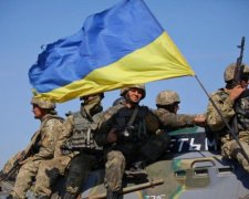 Окупанти познущалися над мертвим українським солдатом: фото