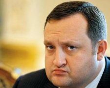 Екс-віце-прем'єр Арбузов "засвітився" в Санкт-Петербурзі