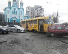 У Харкові Toyota протаранила трамвай (фото)