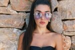 Звезда "Постучись в мои двери" Ханде Эрчел уехала из Турции и разгуливает по осенней улице с голым животиком: "Люблю тебя"