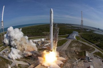 Falcon 9 или НЛО? Творение Маска испугало американцев