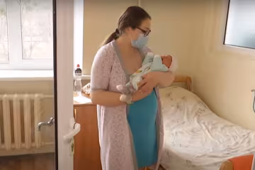 роддом, скриншот из видео
