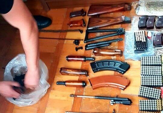 Во Львове московский поп попался на торговле оружием - отправлял по почте