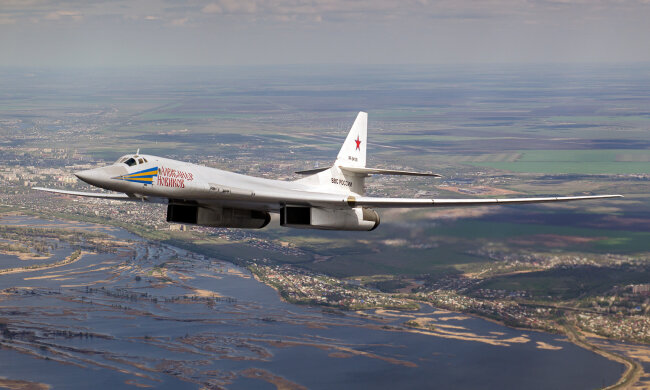 Российский бомбардировщик Ту-160