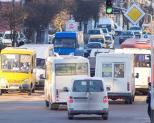 Перелякалися не на жарт: дніпровська маршрутка на повному ходу сіла "на п'яту точку"