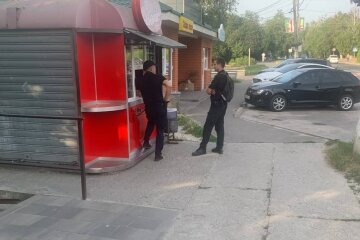 Українці на вулиці, фото: Знай.ua