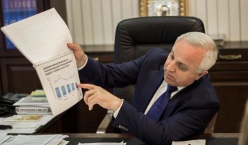 Експерт назвав скандального президента Нацакадемії агронаук Гадзало "замовником" ринку землі в Україні