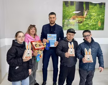 "Сонячні" гості в екоінспекції: як дитячі усмішки та різнокольорові шкарпетки об’єднали житомирських екологів