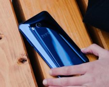 Cмартфон HTC U12 плюс: відома офіційна ціна і дата виходу
