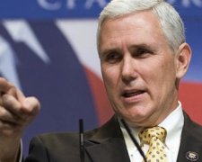 Пенс пообіцяв покарати авторів компромату на Трампа