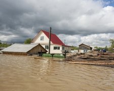 Пылающую Сибирь затопило наводнением