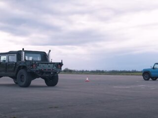 Hummer H1 Vs. Suzuki Jimny, скриншот