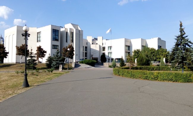 Кличко поставив директорку, яка з талановитих українських дітей бере гроші