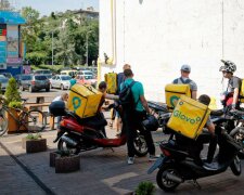 Курьеры Glovo, фото Retailers.ua