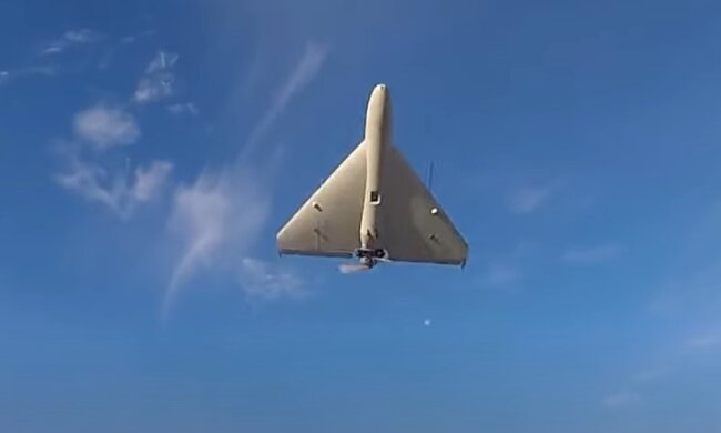 Дрони, які запускаються з даху пікапу. Фото скріншот з Youtube