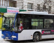 Автобус со школьниками вспыхнул прямо на ходу: жуткое видео