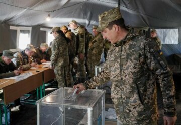 Парламентские выборы 2019: как голосовали украинские защитники, кадры с передовой