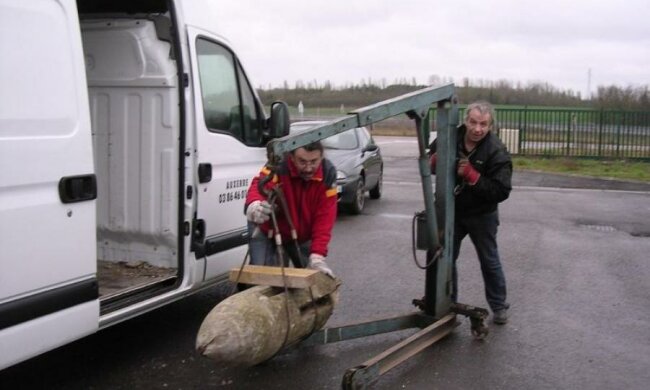 Під житловим будинком виявили бомбу часів Друговї світової

