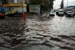 Купа грошей – під воду: елітні будинки Києва попливли, як у Венеції