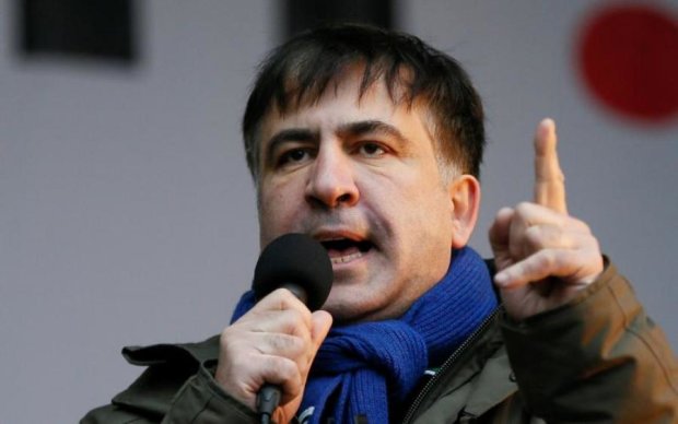 Саакашвили эмоционально ответил "бездипломному" Луценко