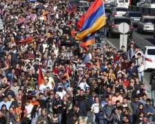 "Оксамитова революція": у Вірменії відбувається наймасштабніший протест в історії