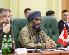 Канада пообіцяла озброїти Україну