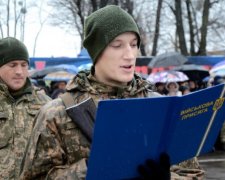 Озброєні лопатами: солдатів-строковиків віддали "в рабство" бізнесменові