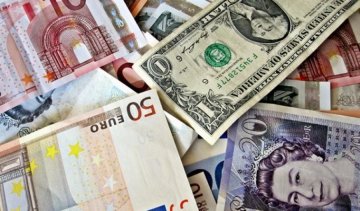 Голосование в Британии обвалило фунт стерлингов и евро