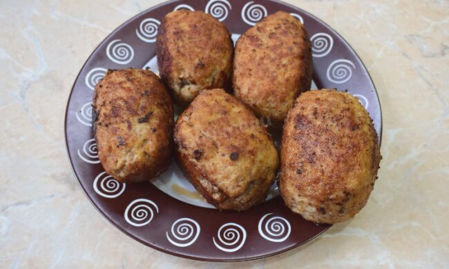 Котлеты с яйцом, фото с youTube