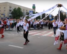 Імена українців закодовані в магічних вишиванках - знайди своє