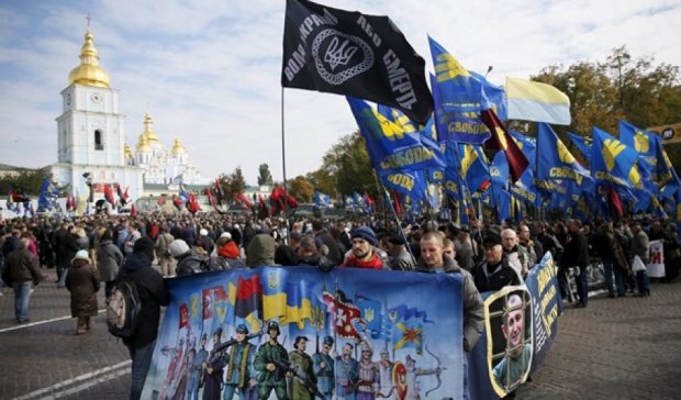 На "Марше героев" в Киеве прогремел взрыв