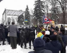 Волокли окровавленные тела: в сети показали зверства силовиков под Радой