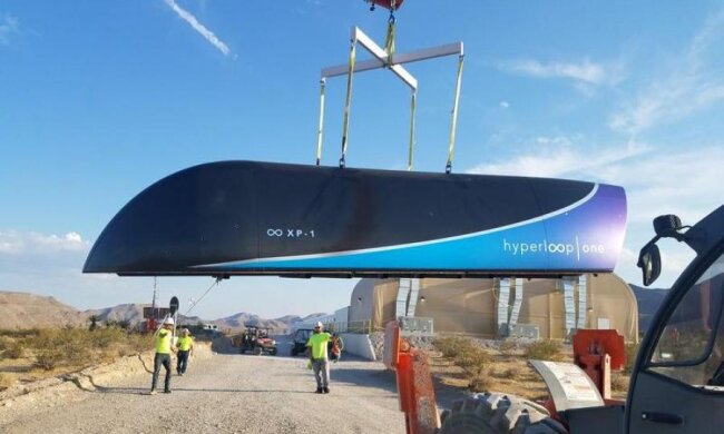 Маск показал испытания Hyperloop: фантастическое видео