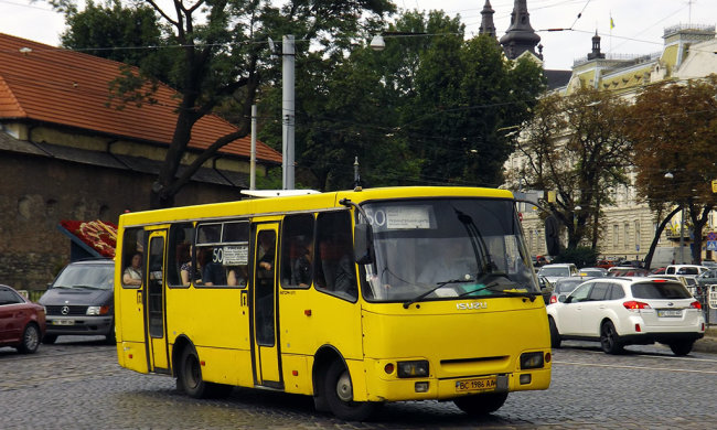 Маршрутки по-новому: коли відремонтують транспорт у Львові