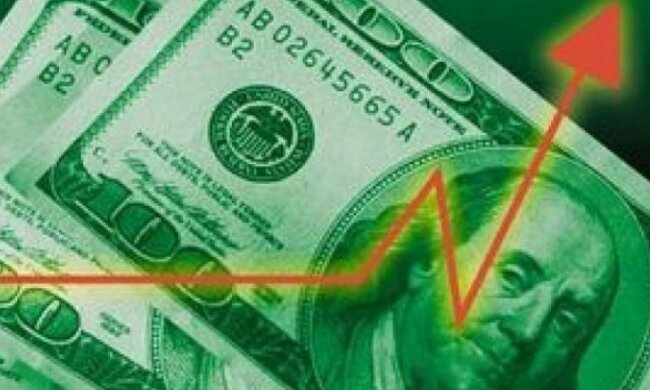 Долар дорожчає через зменшення валютної виручки експортерів - економіст