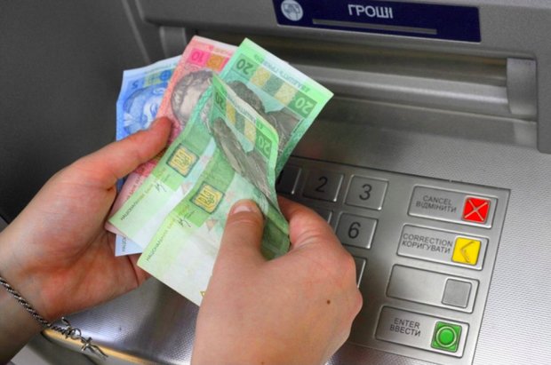 Як мильні бульбашки: ще два банки пішли у небуття, що буде з грошима українців