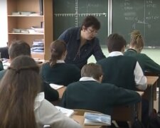 вчитель, скріншот з відео