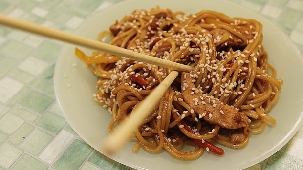 Гречневая лапша с курицей-терияки: рецепт для поклонников азиатской кухни