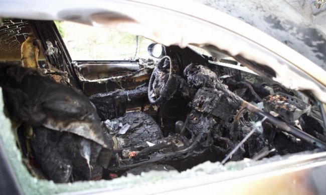 Автомобиль депутата сожгли  в Ильичевске