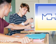 Школьники в классе