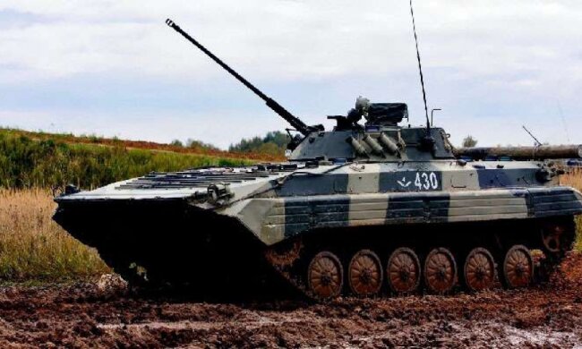 Боевики из БМП и артиллерии обстреляли Золотое