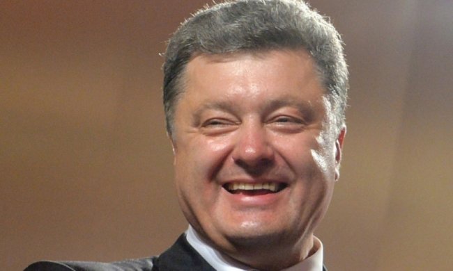 Порошенко наградил "человека" Януковича - соцсети возмущены 