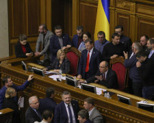 Романенко показав суть "коаліції Порошенка": "Конституцію на х**х вертіли"