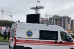 У Тернополі нервовий чоловік видерся на білборд з каністрою бензину і сірниками