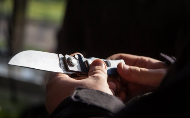 Псих с ножом похитил автобус: многочисленные смерти, десятки травмированных