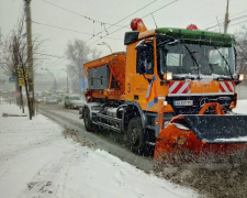 Снігопад у Києві, "розумники" на літній гумі паралізували дороги: куди краще не їхати, карта