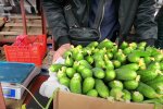 Продаж огірків. Фото: скрін youtube