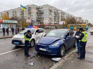 Tesla ДТП Київ поліція